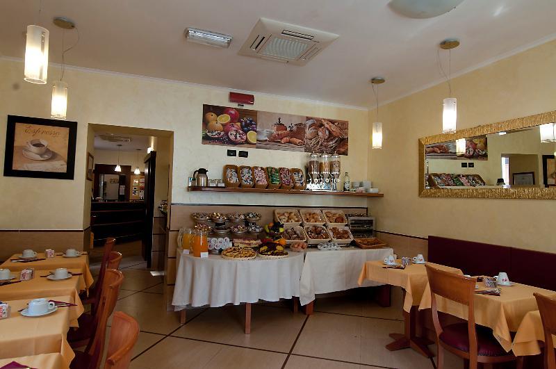 Hotel Lirico Ρώμη Εξωτερικό φωτογραφία