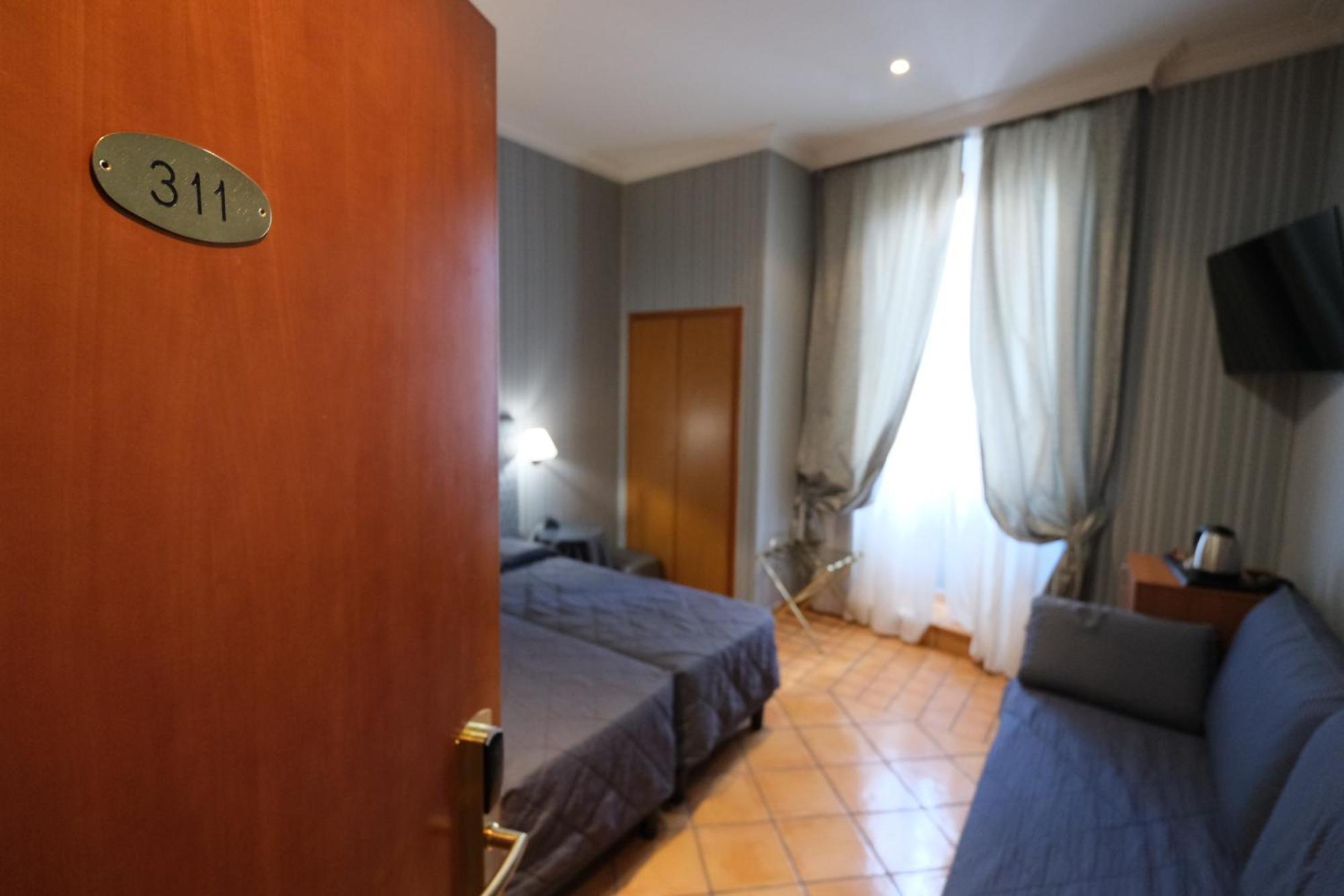 Hotel Lirico Ρώμη Εξωτερικό φωτογραφία