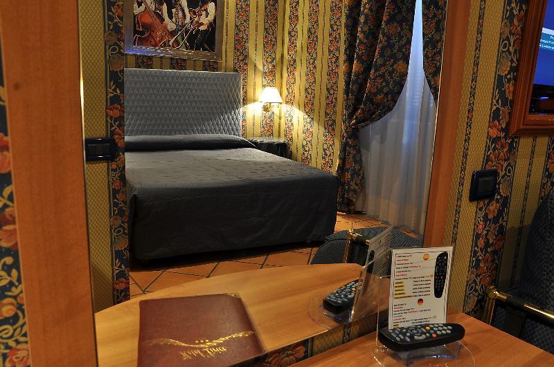 Hotel Lirico Ρώμη Εξωτερικό φωτογραφία